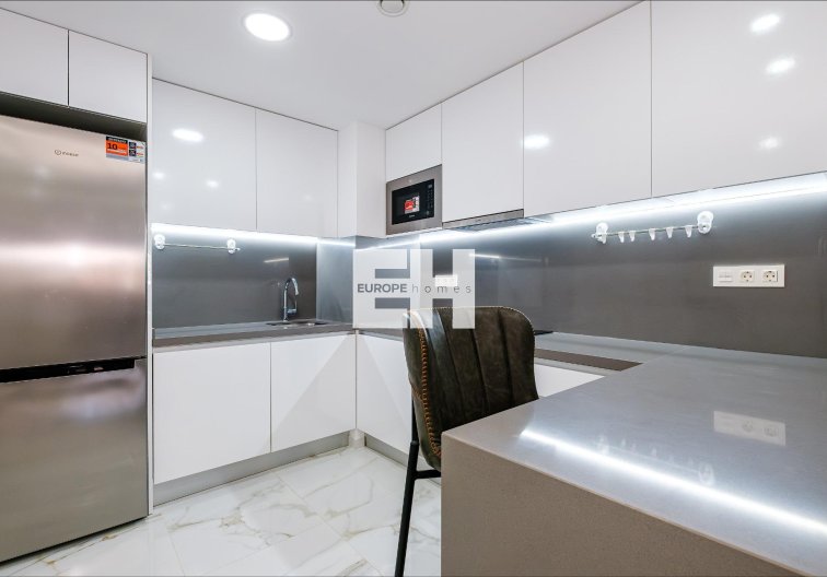 Resale - Apartment - Torrevieja - Playa del Cura