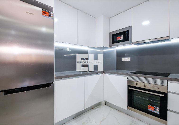 Resale - Apartment - Torrevieja - Playa del Cura