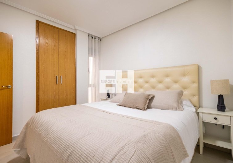 Resale - Apartment - Torrevieja - Las Calas