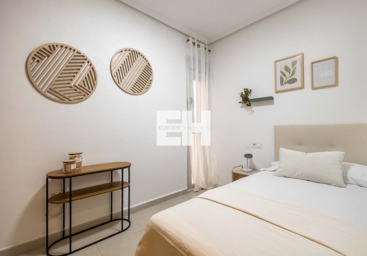 Resale - Apartment - Torrevieja - Las Calas
