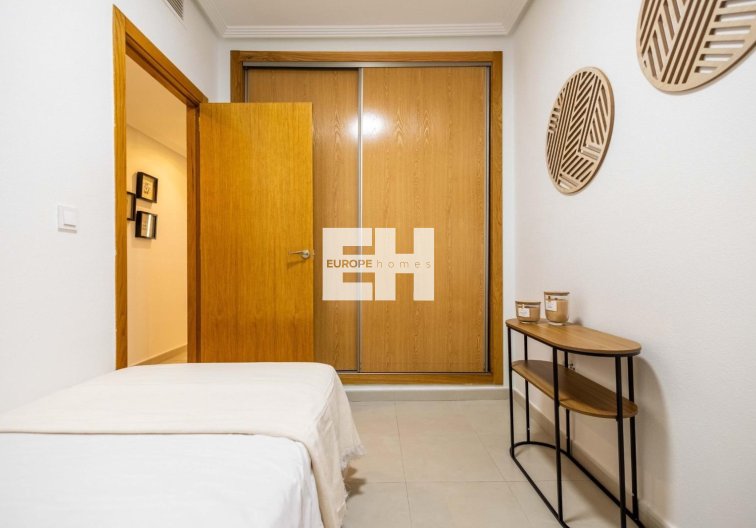 Resale - Apartment - Torrevieja - Las Calas