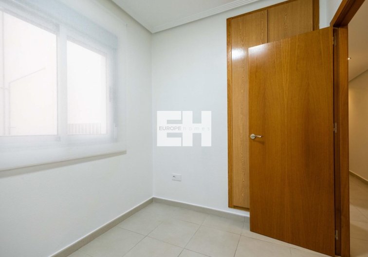 Resale - Apartment - Torrevieja - Las Calas