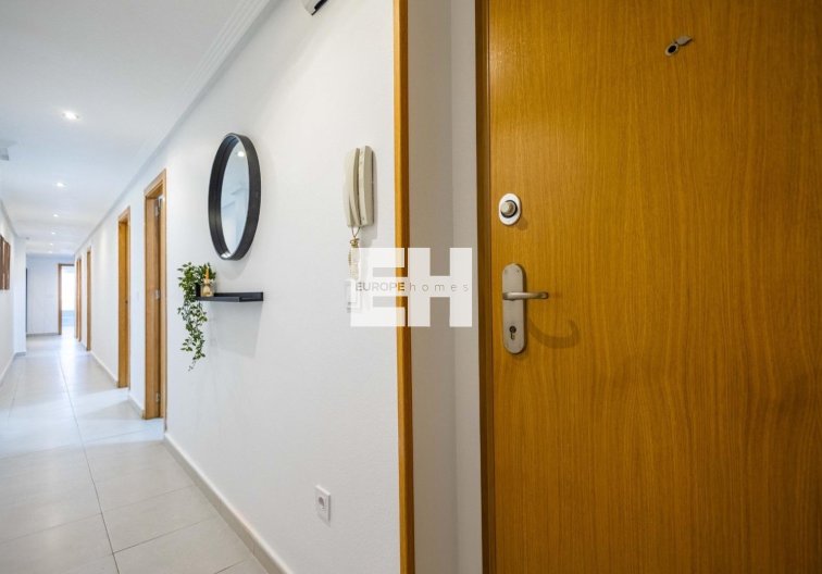 Resale - Apartment - Torrevieja - Las Calas