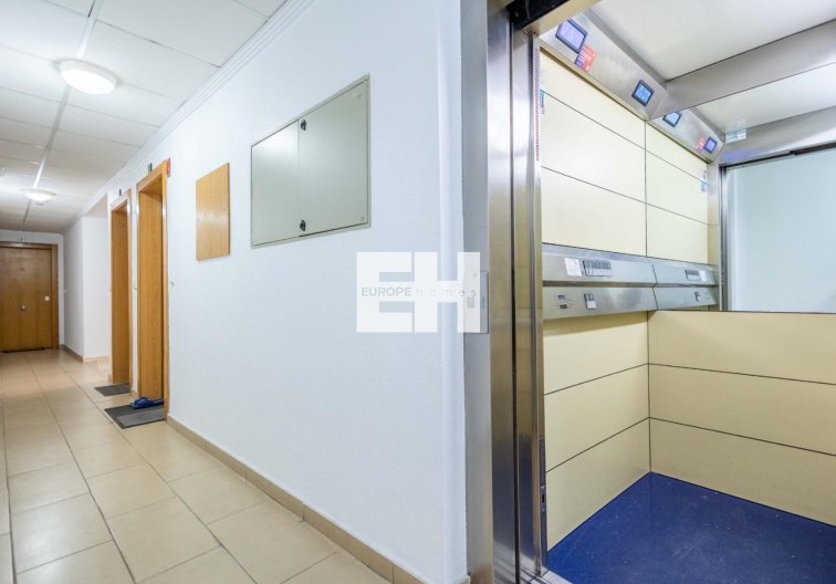 Resale - Apartment - Torrevieja - Las Calas
