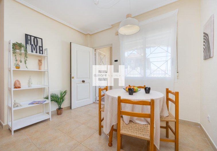 Segunda mano - Bungalow - Torrevieja - Aguas Nuevas 1