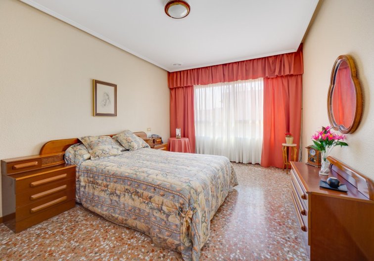 Wiederverkauf - Wohnung - Torrevieja - Centro