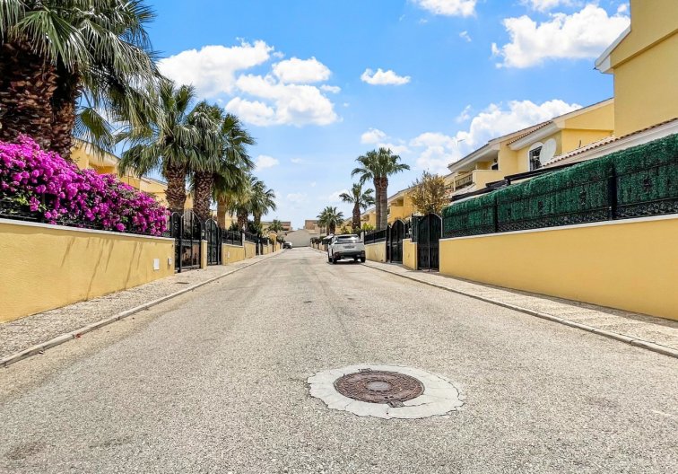 Segunda mano - villa - Orihuela Costa - Costa Blanca