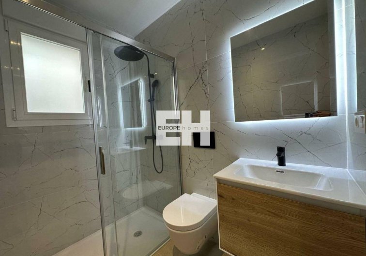 Resale - Apartment - Torrevieja - Playa de los Locos