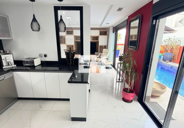 Wiederverkauf - villa - Los Montesinos - Costa Blanca