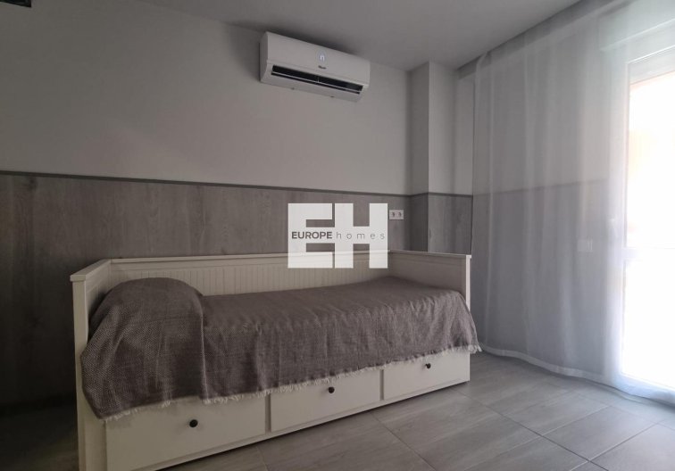 Resale - Apartment - Torrevieja - Centro