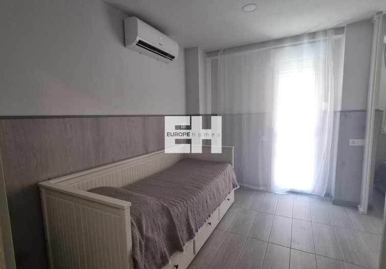 Resale - Apartment - Torrevieja - Centro
