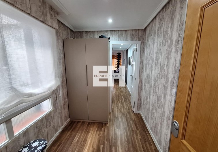 Resale - Apartment - Torrevieja - Centro