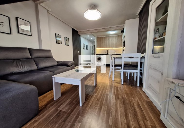 Resale - Apartment - Torrevieja - Centro