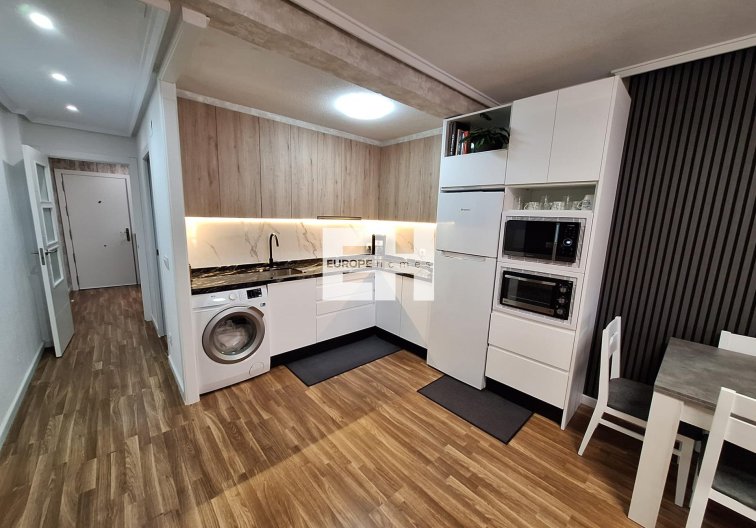 Resale - Apartment - Torrevieja - Centro