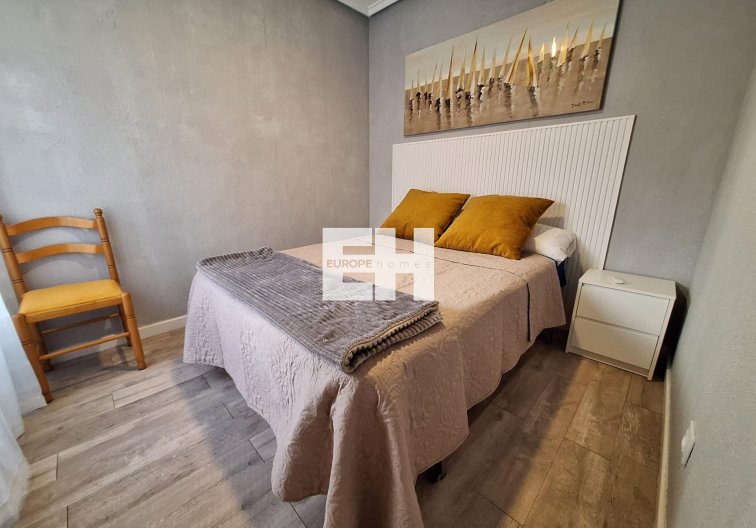 Resale - Apartment - Torrevieja - Centro