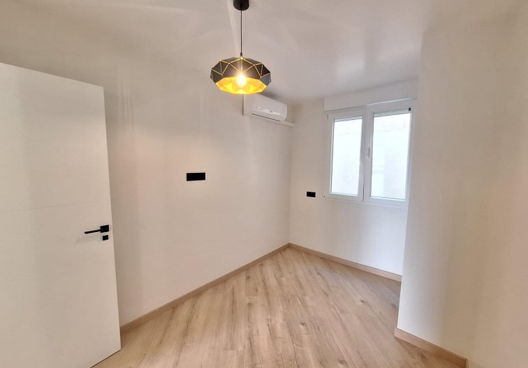 Wiederverkauf - Wohnung - Torrevieja - Playa de los Locos