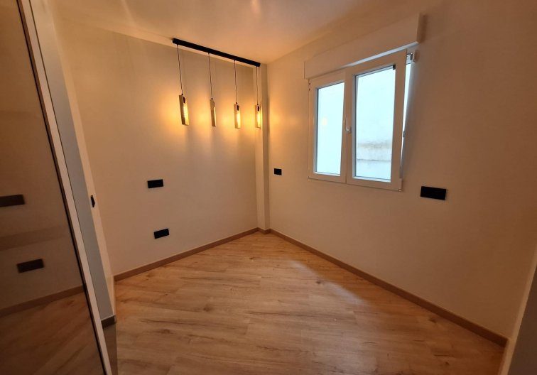 Wiederverkauf - Wohnung - Torrevieja - Playa de los Locos