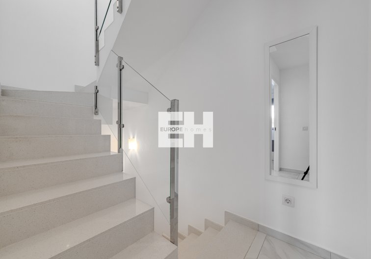 Herverkoop - town house - Villamartin - Costa Blanca