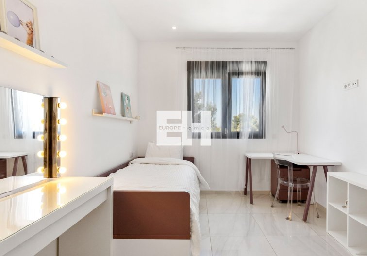 Herverkoop - town house - Villamartin - Costa Blanca