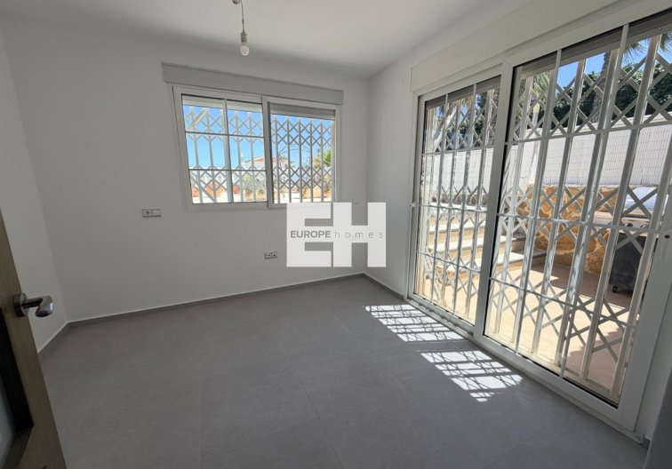 Revente - villa - Torrevieja - Costa Blanca