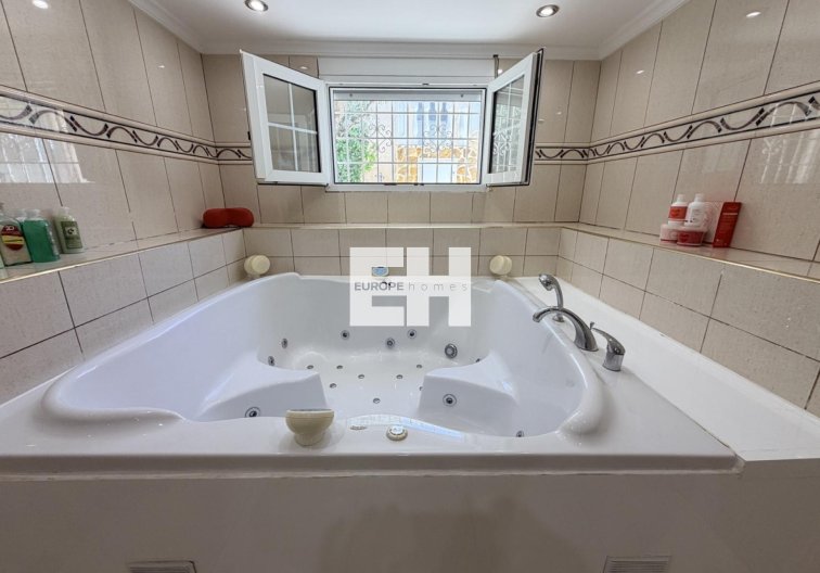 Revente - villa - Torrevieja - Costa Blanca