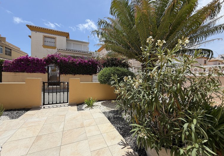 Resale - Apartment - Orihuela Costa - Costa Blanca