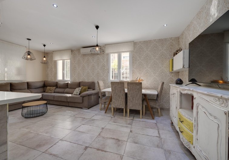 Resale - town house - Torrevieja - Centro