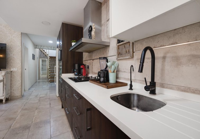Resale - town house - Torrevieja - Centro