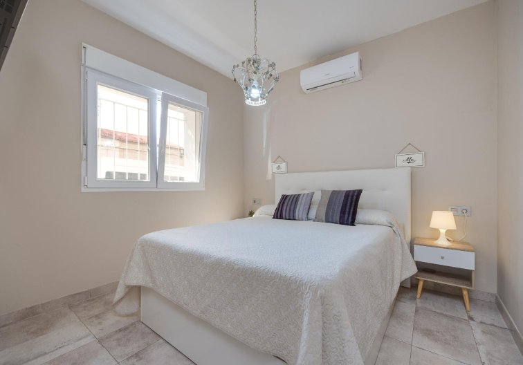 Resale - town house - Torrevieja - Centro