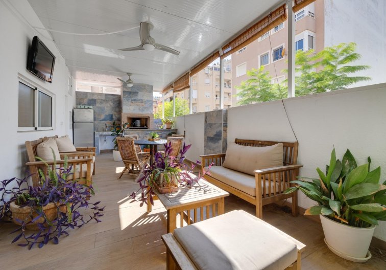 Resale - town house - Torrevieja - Centro