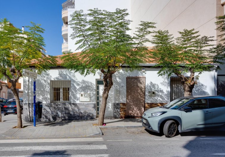 Resale - town house - Torrevieja - Centro