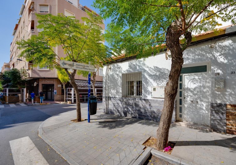 Resale - town house - Torrevieja - Centro