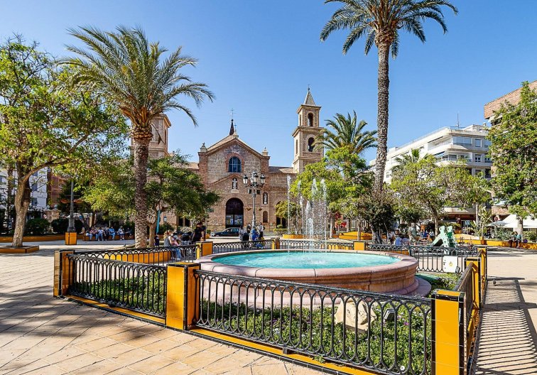 Resale - town house - Torrevieja - Centro