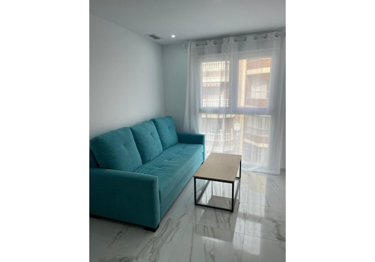 Segunda mano - Apartamento  - Torrevieja - Centro