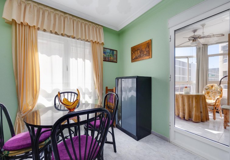 Segunda mano - Apartamento  - Torrevieja - Antonio Machado