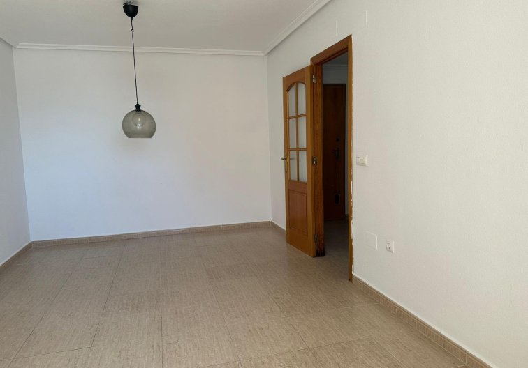 Segunda mano - Apartamento  - Torrevieja - Centro