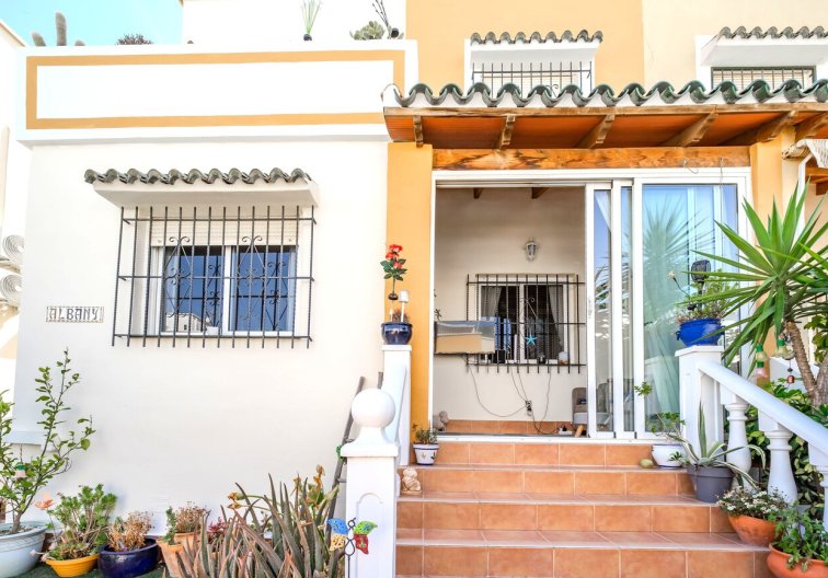 Segunda mano - Semi Detached - Los Altos - Res Valle de los pinos