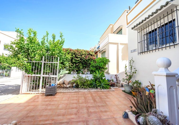 Segunda mano - Semi Detached - Los Altos - Res Valle de los pinos