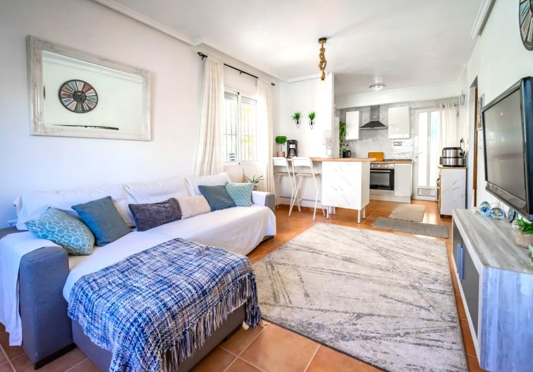Segunda mano - Semi Detached - Los Altos - Res Valle de los pinos