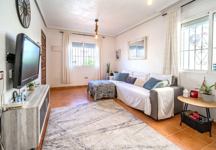 Segunda mano - Semi Detached - Los Altos - Res Valle de los pinos