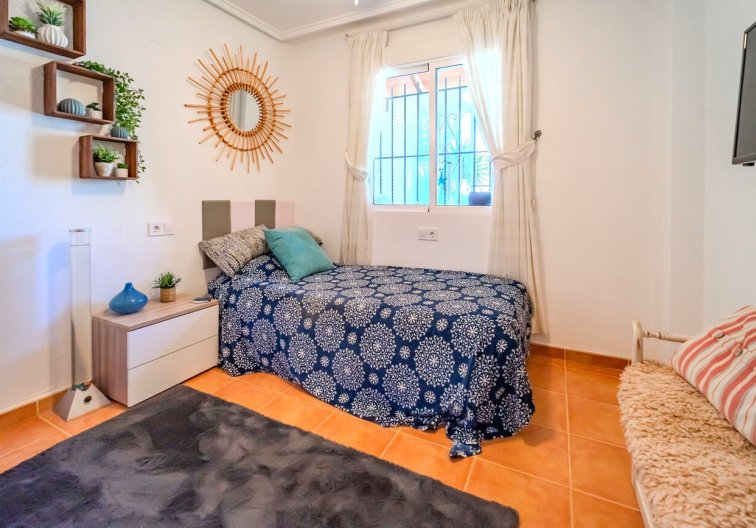 Segunda mano - Semi Detached - Los Altos - Res Valle de los pinos