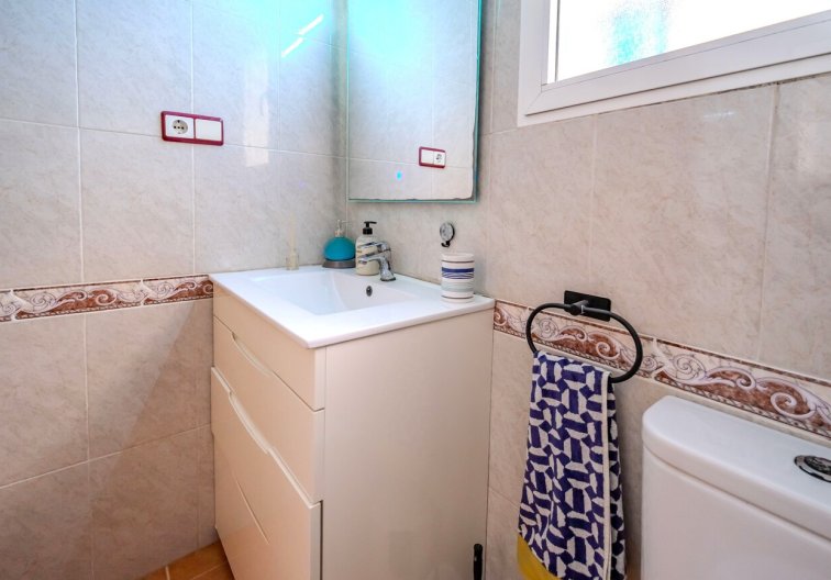Segunda mano - Semi Detached - Los Altos - Res Valle de los pinos