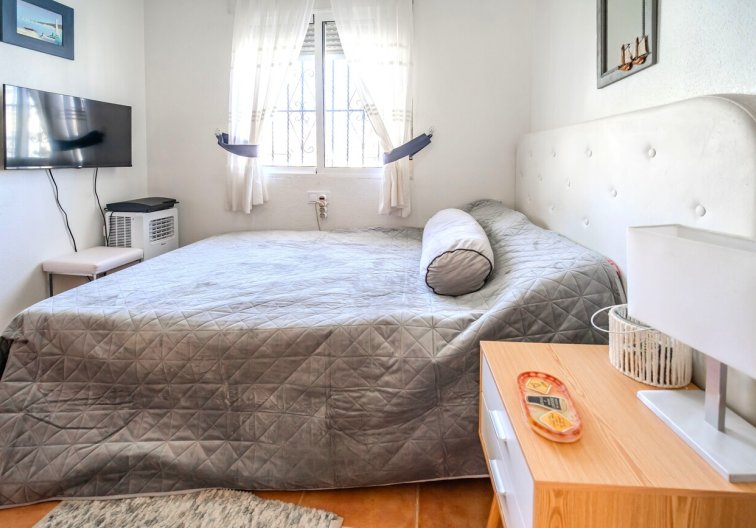 Segunda mano - Semi Detached - Los Altos - Res Valle de los pinos
