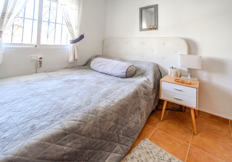 Segunda mano - Semi Detached - Los Altos - Res Valle de los pinos