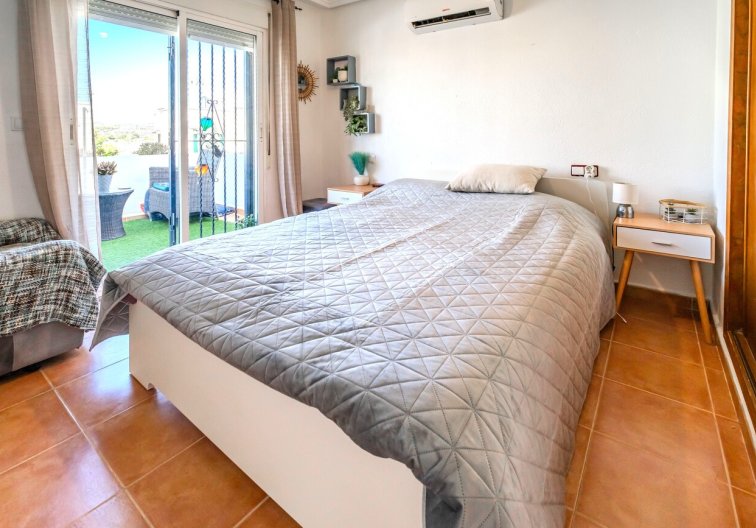 Segunda mano - Semi Detached - Los Altos - Res Valle de los pinos