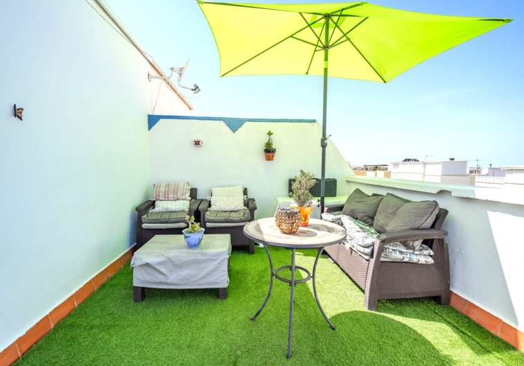 Segunda mano - Semi Detached - Los Altos - Res Valle de los pinos