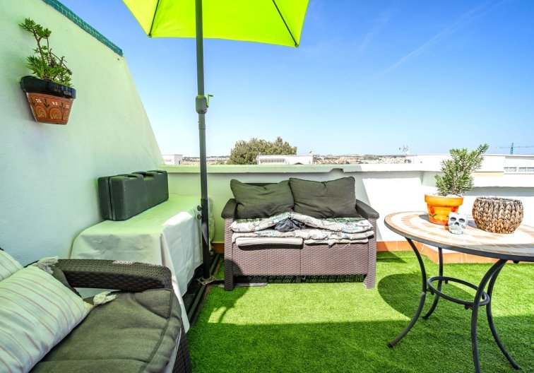 Segunda mano - Semi Detached - Los Altos - Res Valle de los pinos