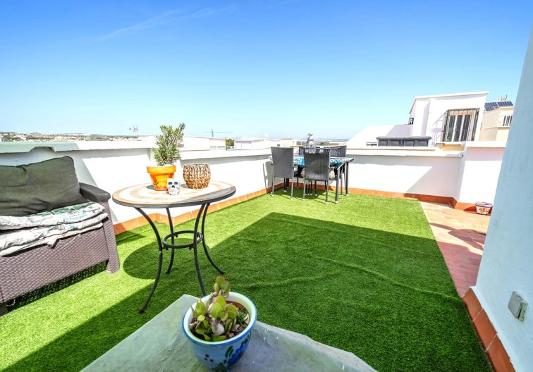 Segunda mano - Semi Detached - Los Altos - Res Valle de los pinos