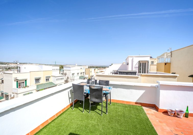 Segunda mano - Semi Detached - Los Altos - Res Valle de los pinos