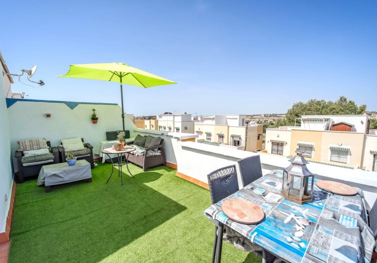 Segunda mano - Semi Detached - Los Altos - Res Valle de los pinos